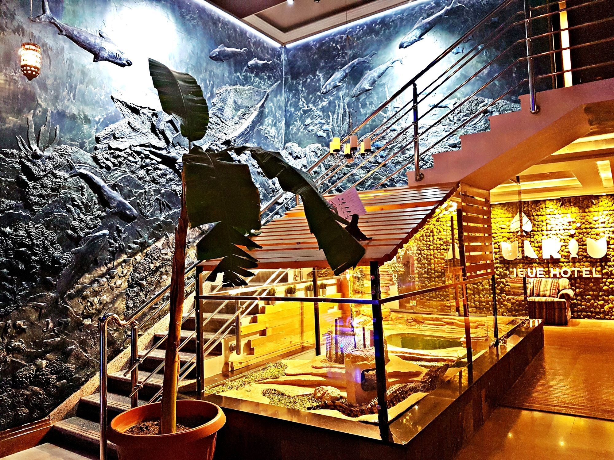 Aquarium Hotel